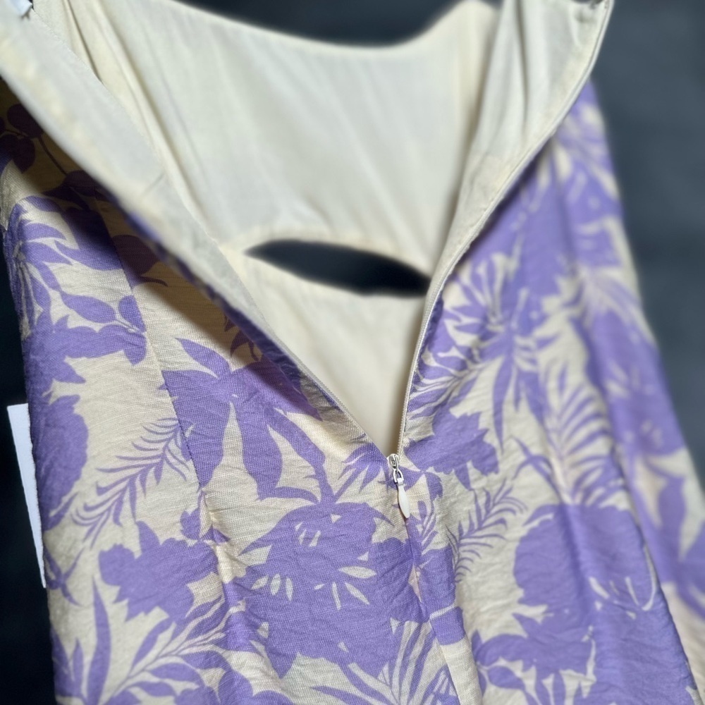 🅽🅴🆆 ASTR Keyhole Wrap Spaghetti Strap Dress, Lavender Floral, XS - Picture 9 of 16